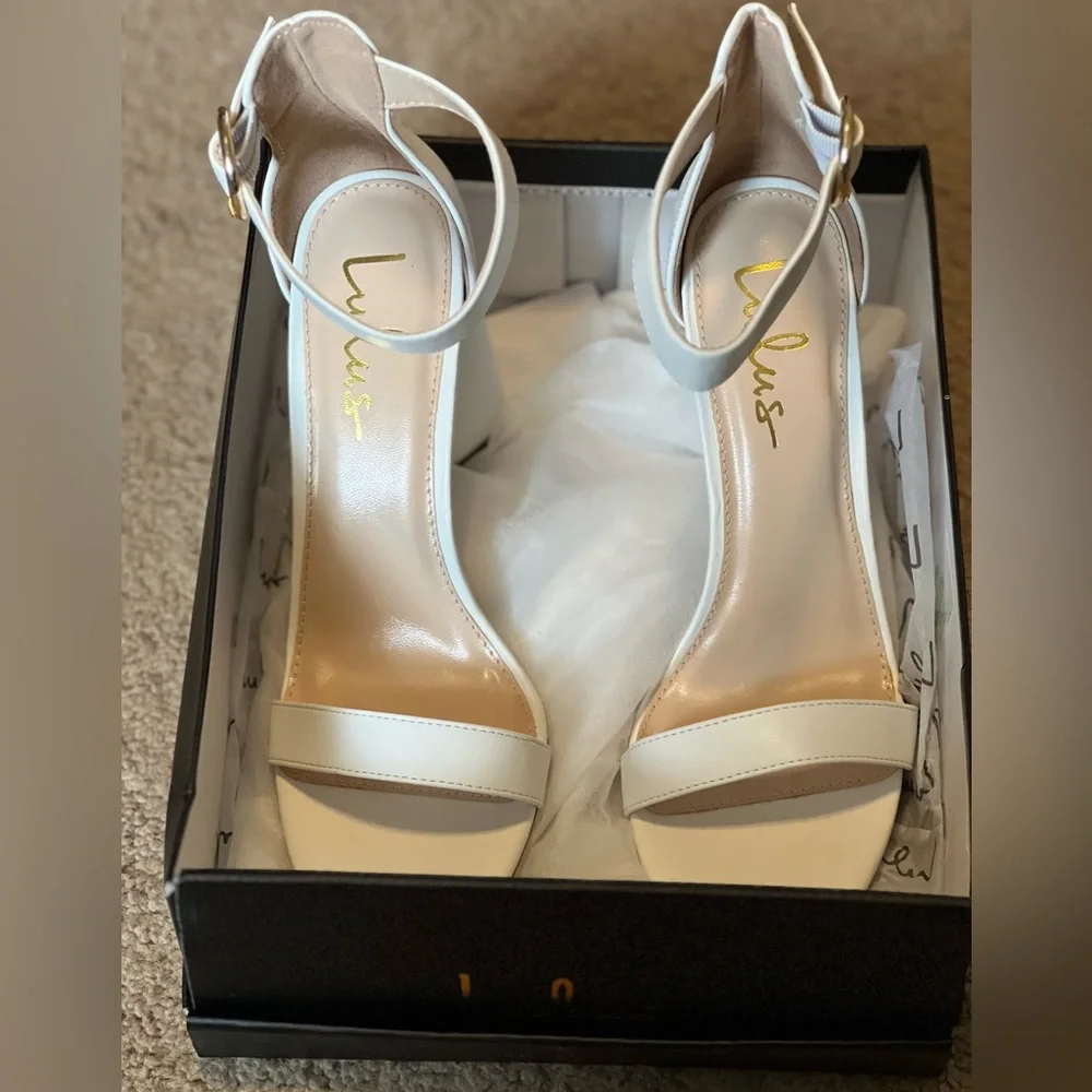 Kamali Off White Ankle Strap Heels New - Picture 2 of 3